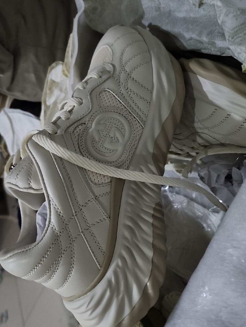 GUCCI Ripple Sneakers - Picture 4 of 7